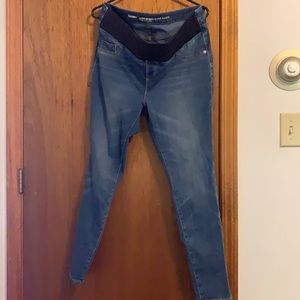 Old Navy maternity skinny jeans size 14